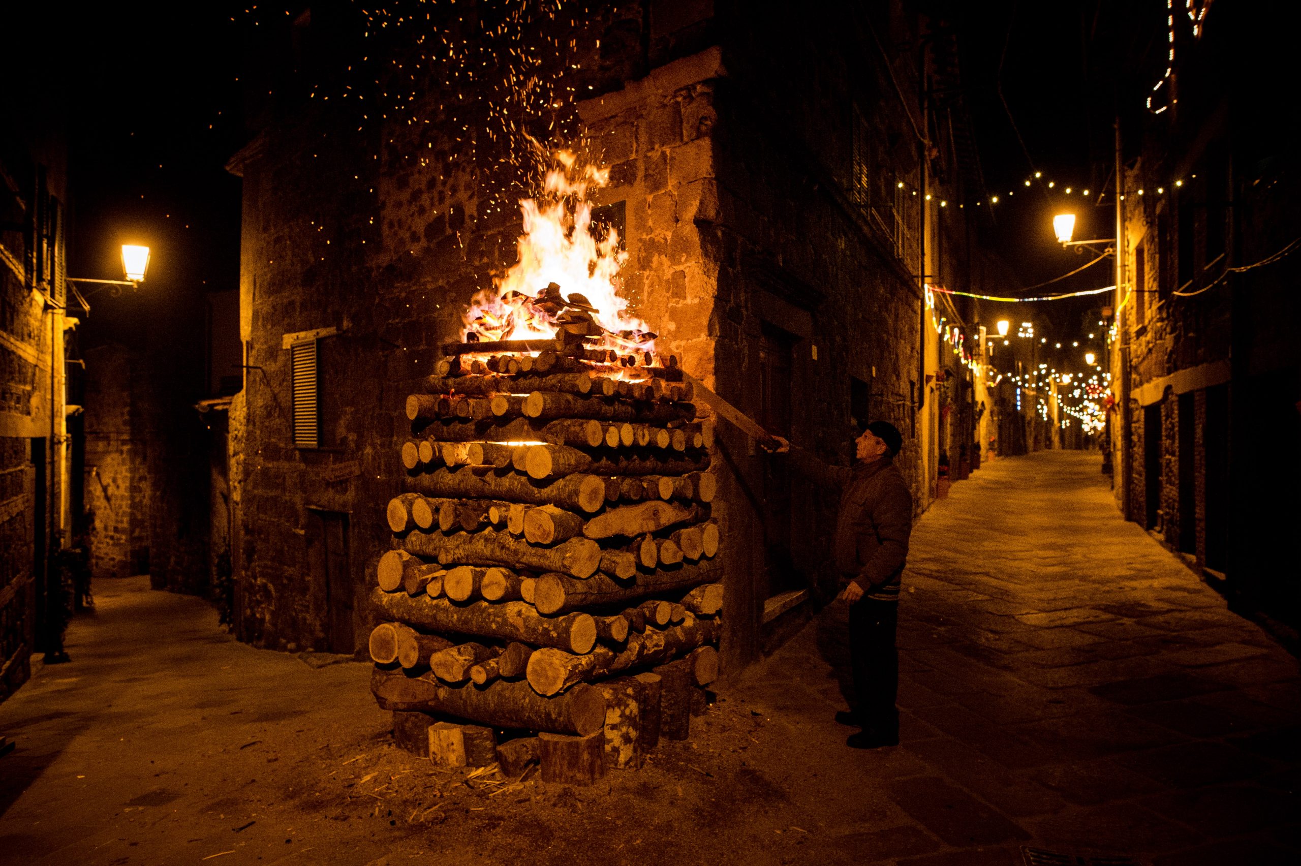 Il fuoco che precede la luce