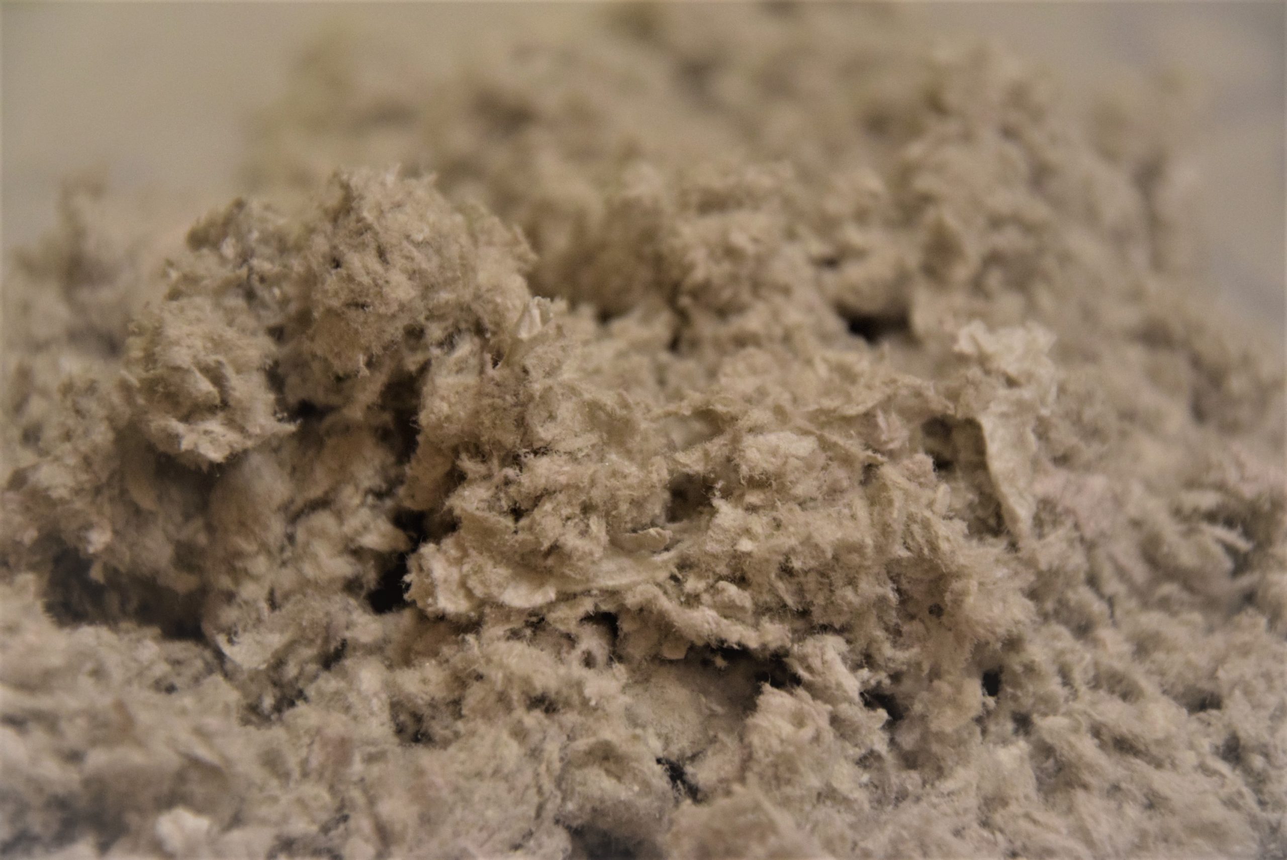 EDILPIÙ, insulation with flakes