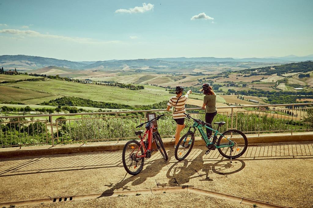 Narra Terra, a passo lento tra la Val d’Orcia e l’Amiata