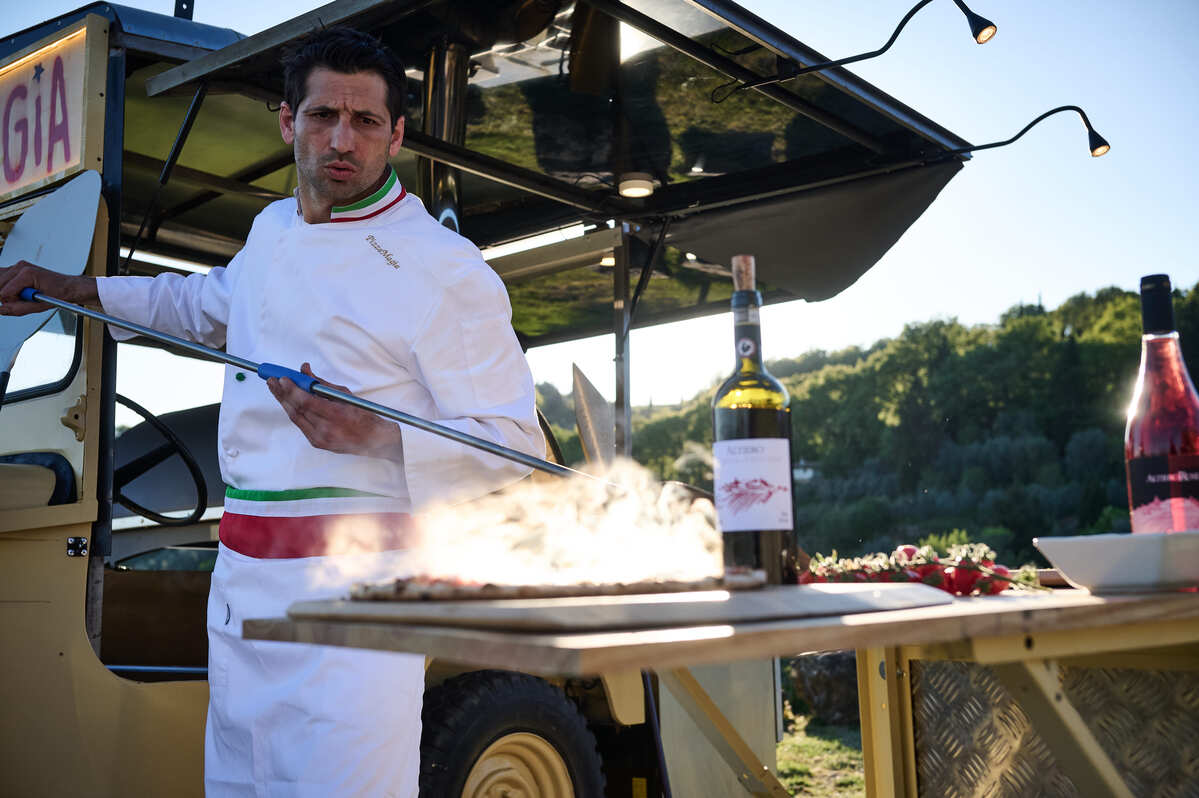 Pizza Magia: Stories of the World, Flavours of Home