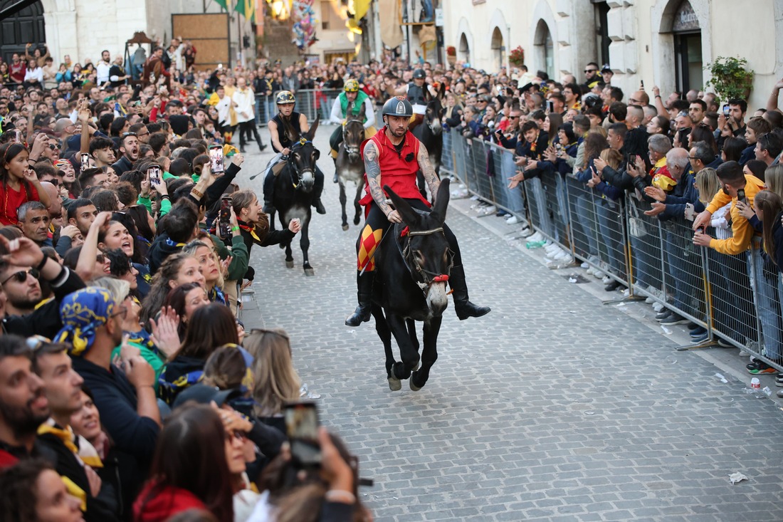 Un salto nel Medioevo per Gualdo Tadino